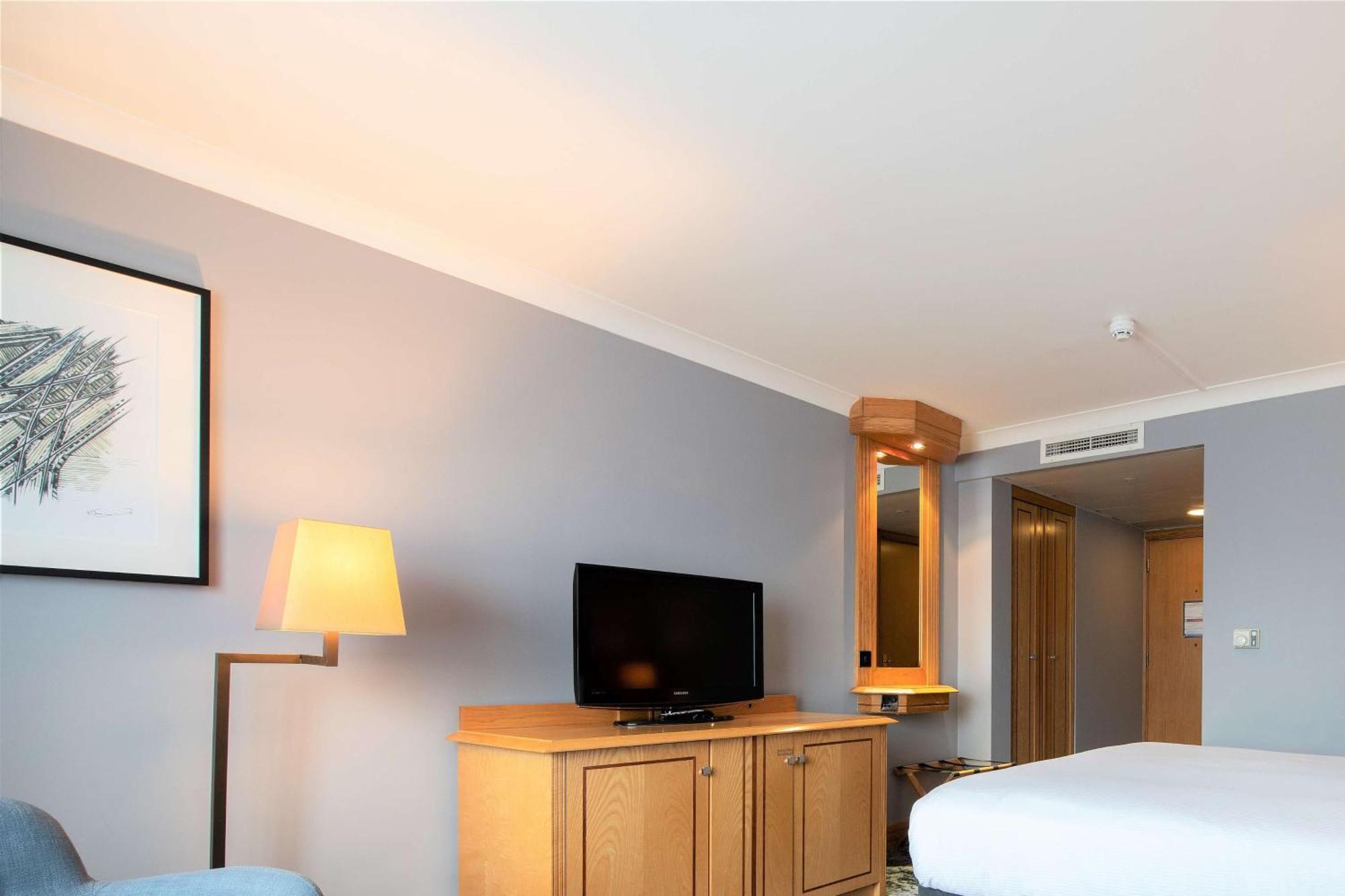 Doubletree By Hilton Swindon Hotel Luaran gambar